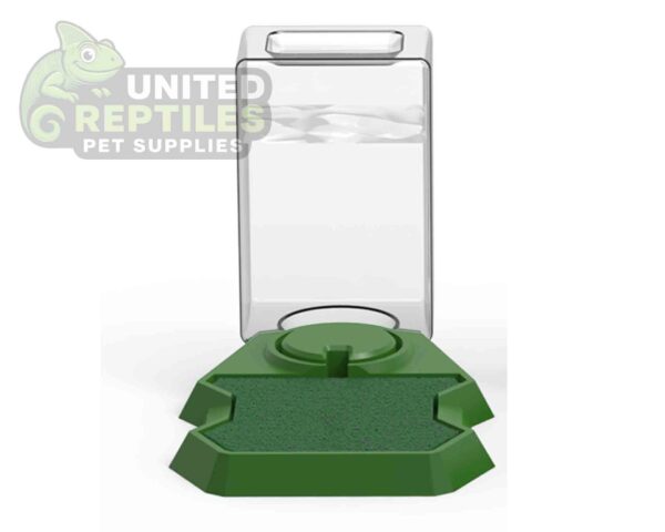 Anti-drowning water feeder