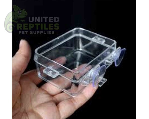 abstract hexagonal shape with lizard inside Escape-proof feeder